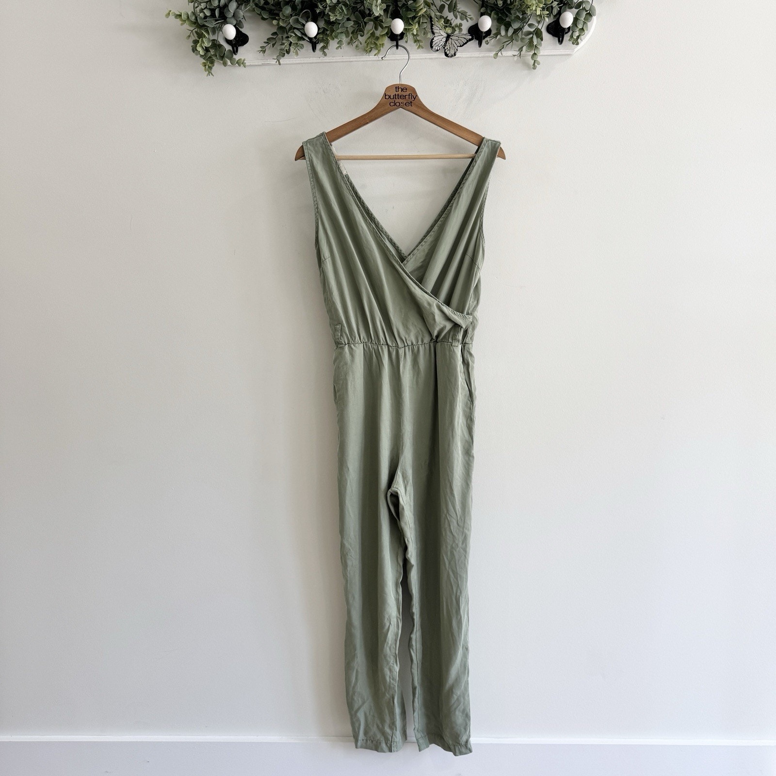 Twothirds Explore The Garden Green Sleeveless Jumpsuit Medium 13-4078 — image 2 of 5
